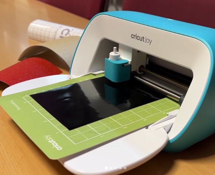 TALLER NAVIDADES PERSONALIZADAS CON CRICUT